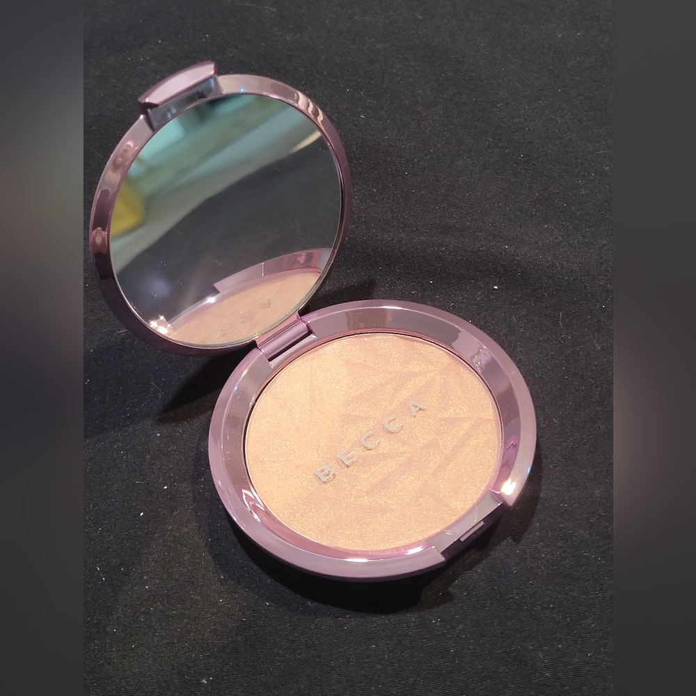 Becca Eyeshadow Nuetral Lilac Geode - Picture 3 of 3